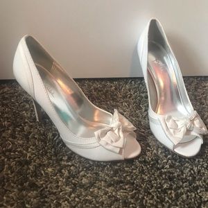 White Stiletto open toed heels size 7